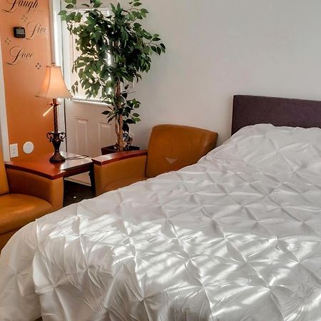 Stylish Suite Tampa Minutes To Hard Rock Casino Mango 외부 사진