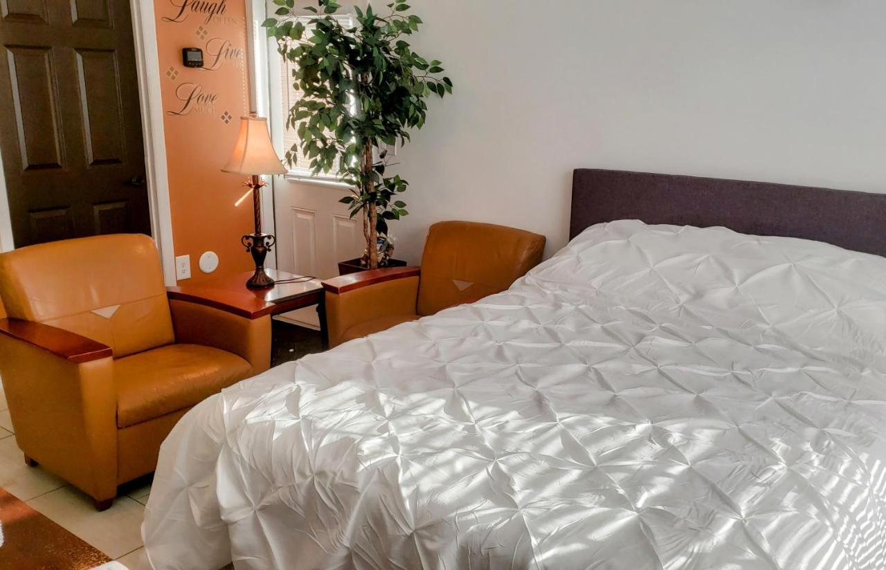 Stylish Suite Tampa Minutes To Hard Rock Casino Mango 외부 사진