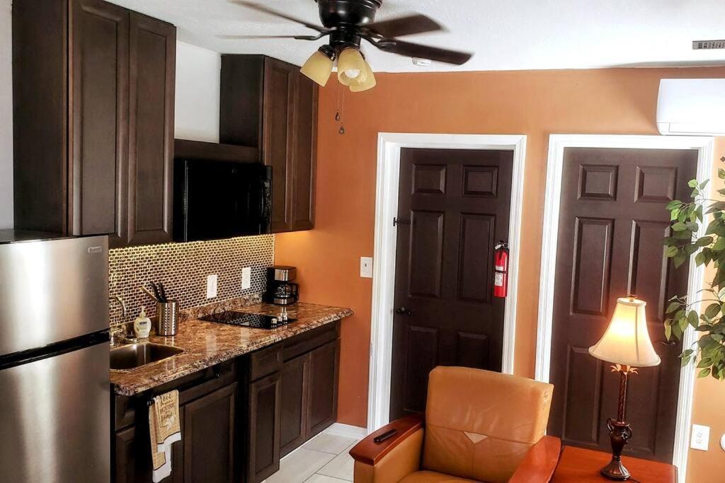 Stylish Suite Tampa Minutes To Hard Rock Casino Mango 외부 사진